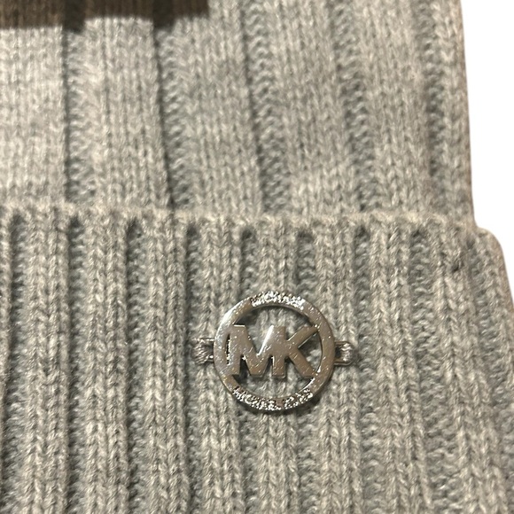 Michael Kors  Gray Pom-Pom Beanie New With Tags - Picture 4 of 5